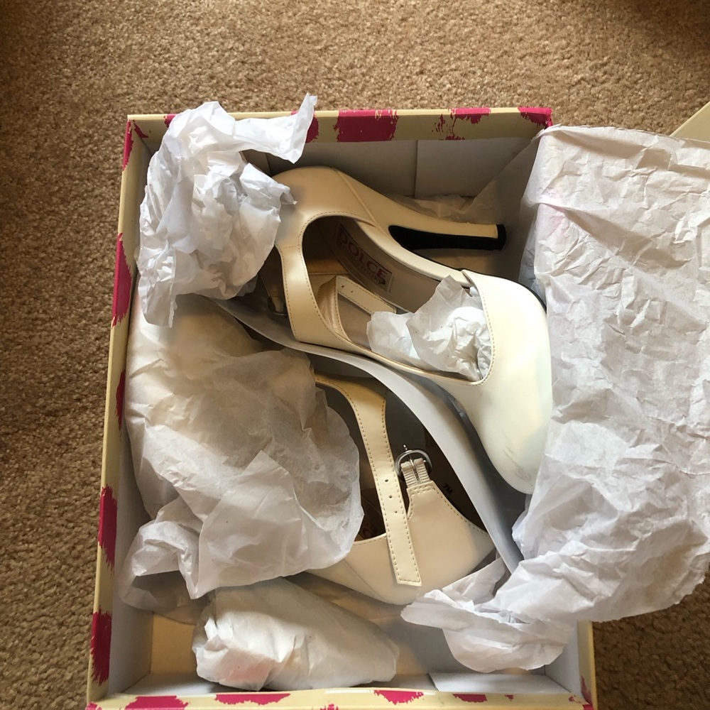 Dolce by Mojo Moxy Fiona Pump